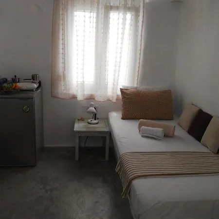 Guest house Bella Vista Adamantas (Milos)