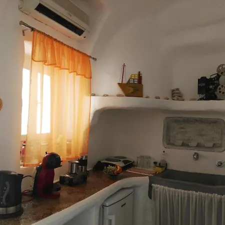 Guest house Bella Vista Adamantas (Milos)