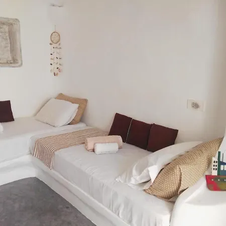 Guest house Bella Vista Adamantas (Milos)